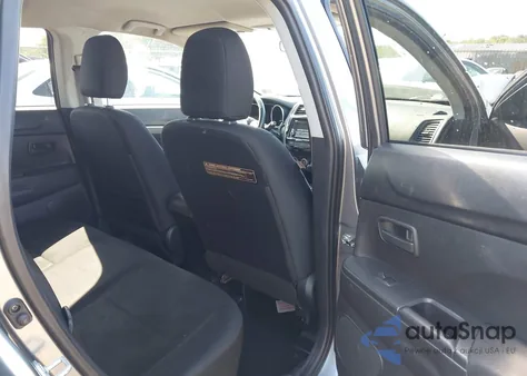 2014 Mitsubishi Outlander Sport Es z USA, uszkodzony, nr VIN 4A4AP3AU1EE026872